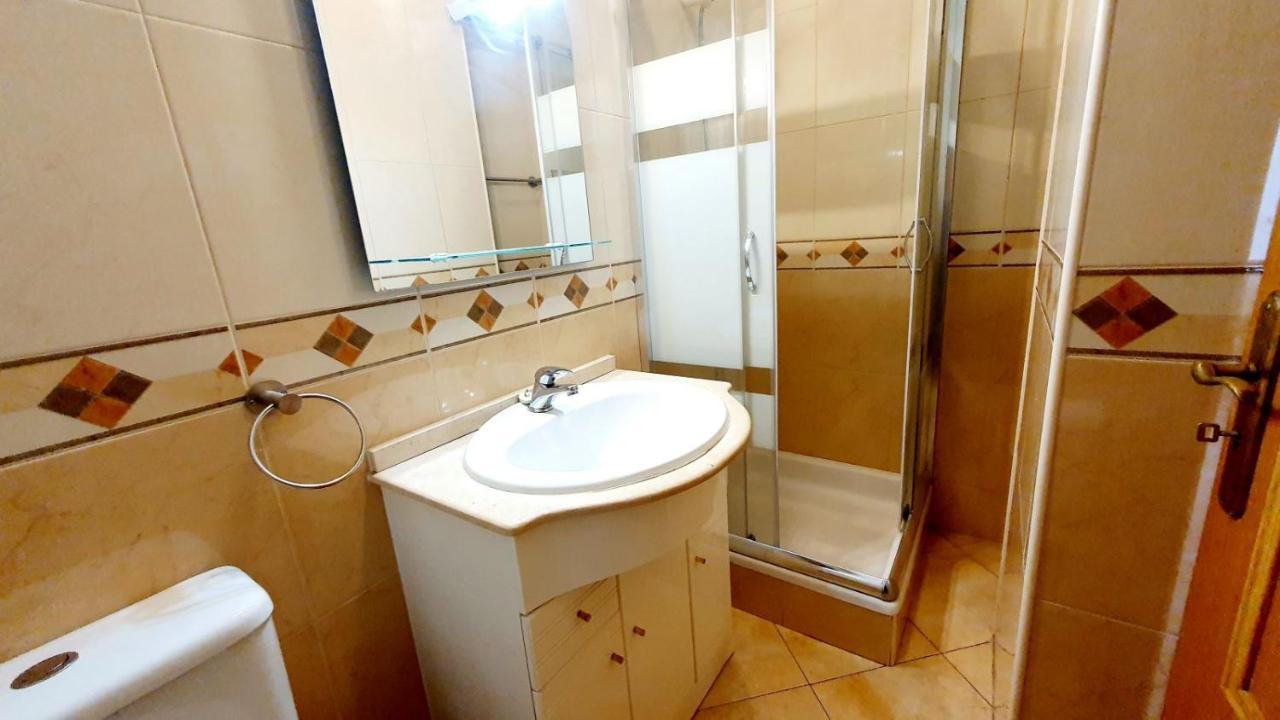 Quarteira Beach Vacation: 2Br Steps To The Sand Exterior foto